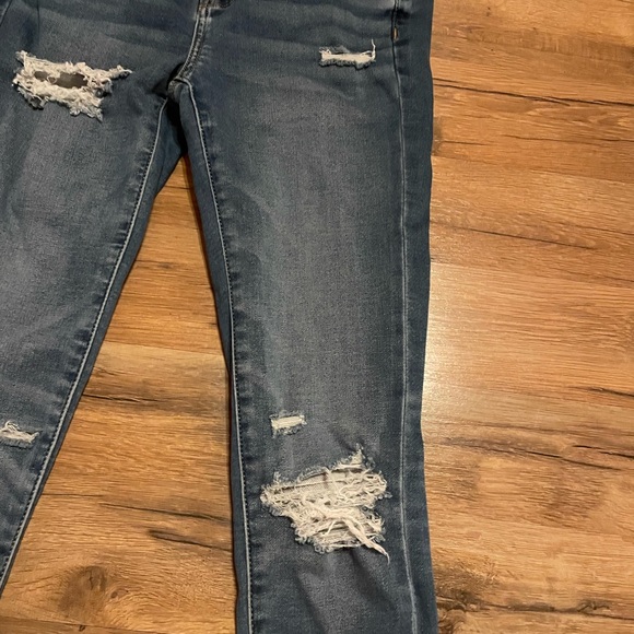 Distressed and ripped AE Jeggings - Picture 3 of 7